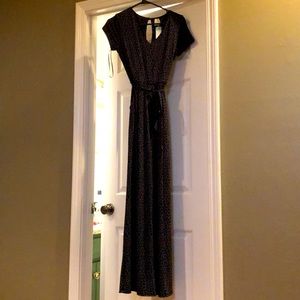 Short sleeve jumpsuit with waist tie